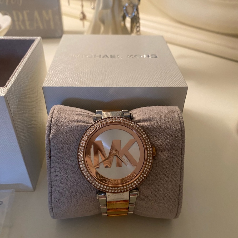 Beautiful Michael Kors Rose gold/silver watch